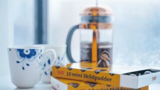 【北欧デザイン⑥】北欧の食器が一生使えるデザイン的理由。陶芸・セラミクスブランド5社のデザイン哲学｜Kähler・Arabia Finland・Royal Copenhagen・Lyngby Porcelain・Iittala
