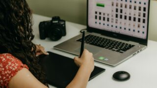 【ワコムのペンタブ】最初のペンタブ、どう選ぶ?板タブ・液タブ・iPad、失敗しない選び方の基準まとめ
